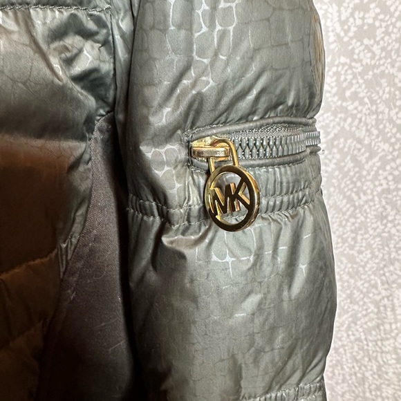 Michael Kors Packable Down Jacket with Faux Fur Hood Dark Forest Green - Picture 4 of 6